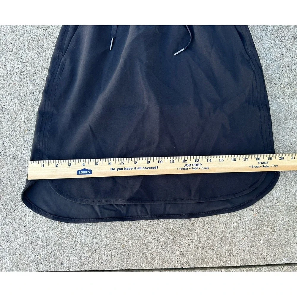 Lululemon On The Fly Skirt *Woven Black‎ Size 4